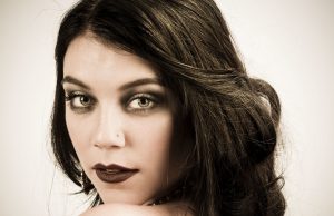 Instructing Your Child Just How To Effectively Use Eye Make Up